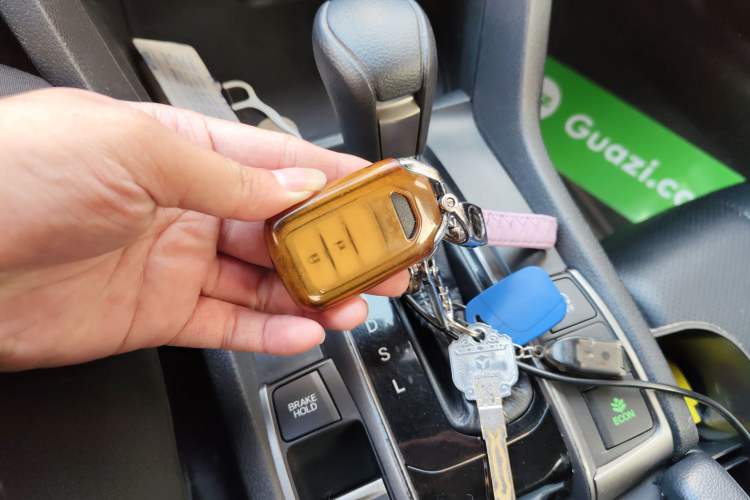 Used Honda Civic 2021 HATCHBACK 220TURBO CVT New Trendsetter Vehicle Key