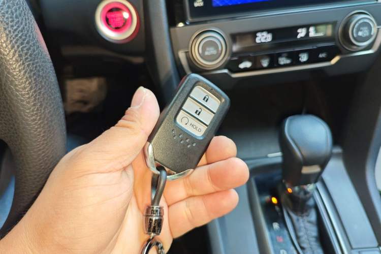 Used Honda Civic 2021 HATCHBACK 220TURBO CVT New Trendsetter Vehicle Key