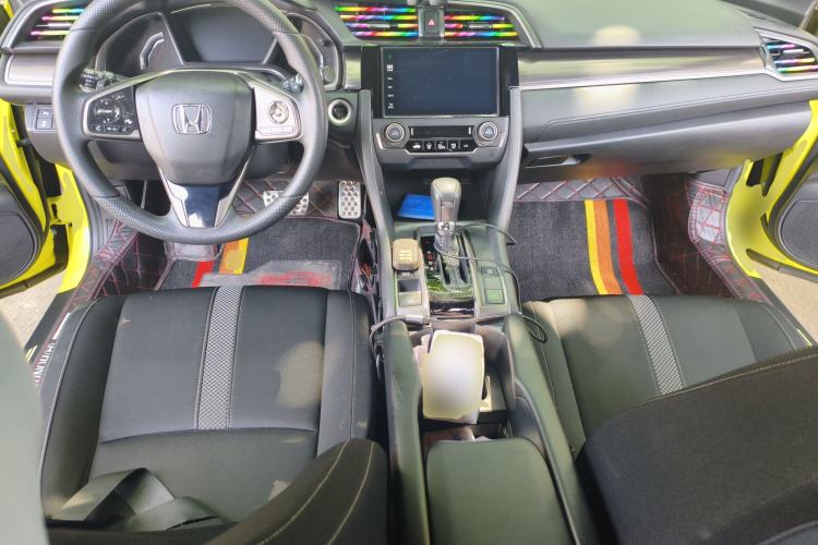Used Honda Civic 2021 HATCHBACK 220TURBO CVT Trendy Cool Edition Center Console
