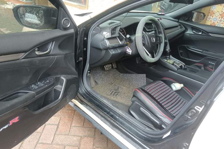 Used Honda Civic 2021 HATCHBACK 220TURBO CVT Trendy Cool Edition Driver Seat