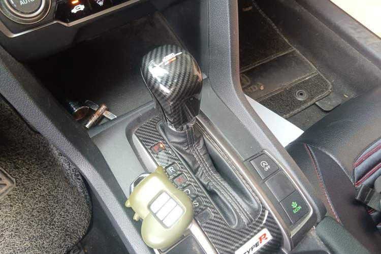 Used Honda Civic 2021 HATCHBACK 220TURBO CVT Trendy Cool Edition Gear Lever