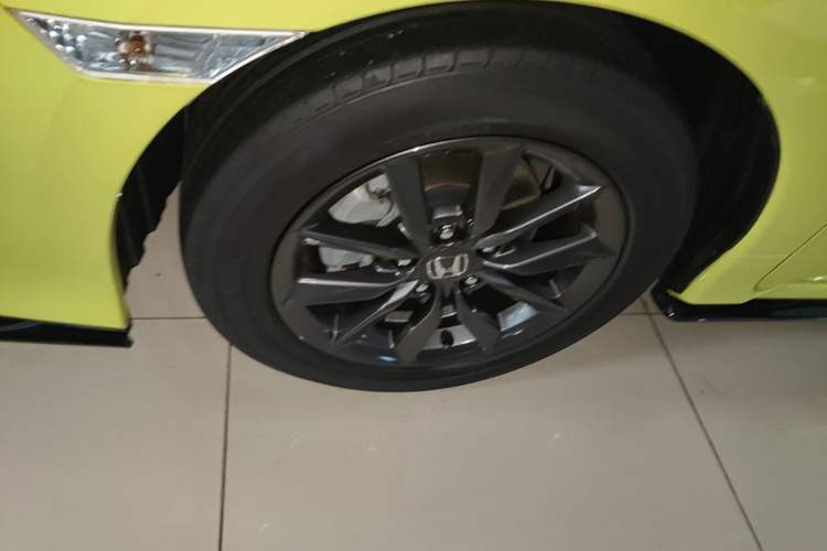 Used Honda Civic 2021 HATCHBACK 220TURBO CVT New Trendsetter Left Front Wheel Hub
