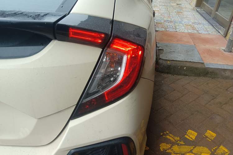 Used Honda Civic 2021 HATCHBACK 220TURBO CVT Trendy Cool Edition Right Rear Taillight