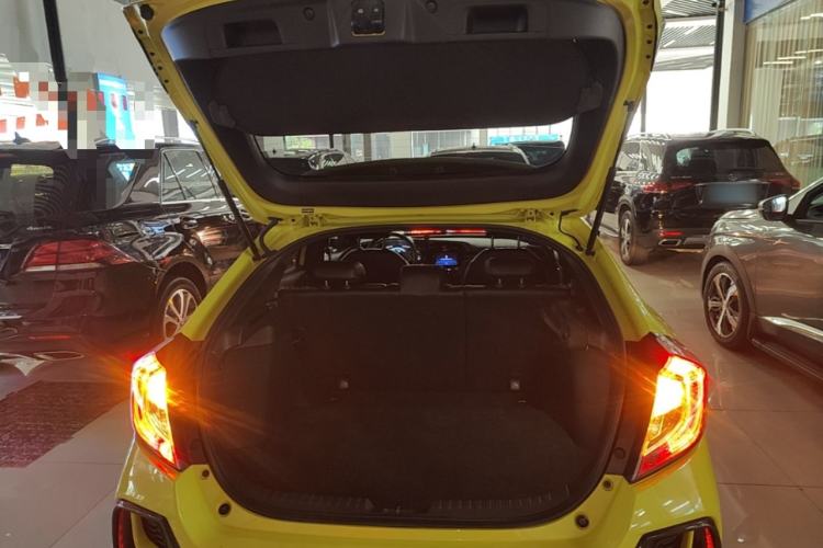 Used Honda Civic 2021 HATCHBACK 220TURBO CVT New Trendsetter Trunk