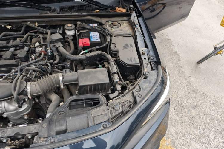 Used Honda Civic 2022 240TURBO CVT Dynamic Edition Engine Bay Left