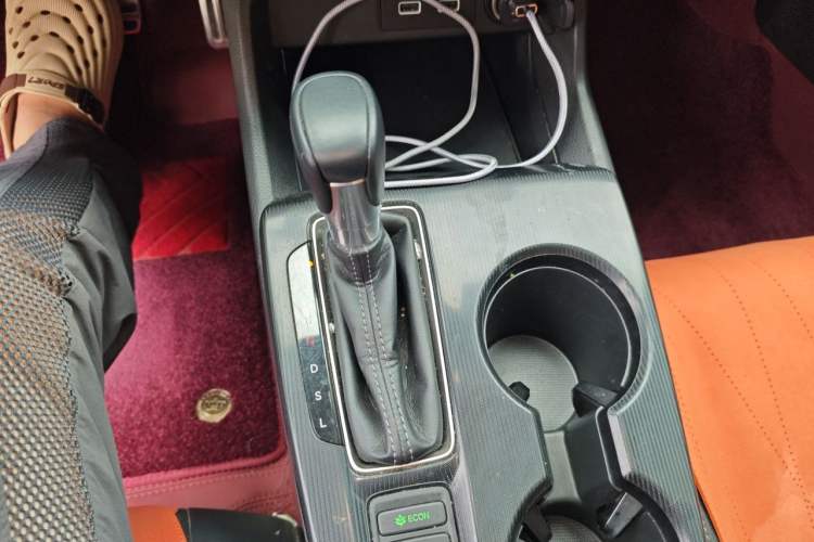 Used Honda Civic 2022 240TURBO CVT Dynamic Edition Gear Lever