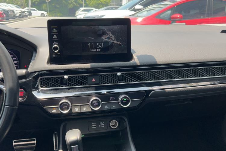 Used Honda Civic 2022 240TURBO CVT Dynamic Edition Audio And AC Panel