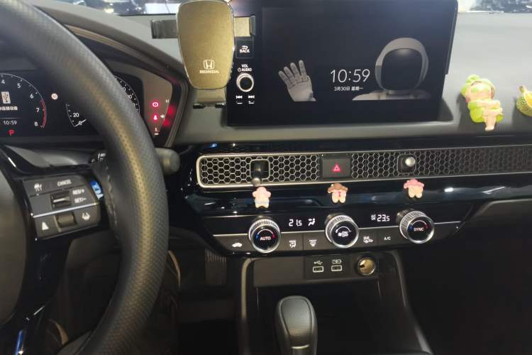 Used Honda Civic 2022 240TURBO CVT Dynamic Edition Audio And AC Panel