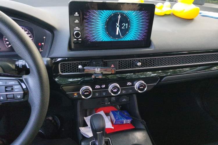 Used Honda Civic 2022 240TURBO CVT Dynamic Edition Audio And AC Panel