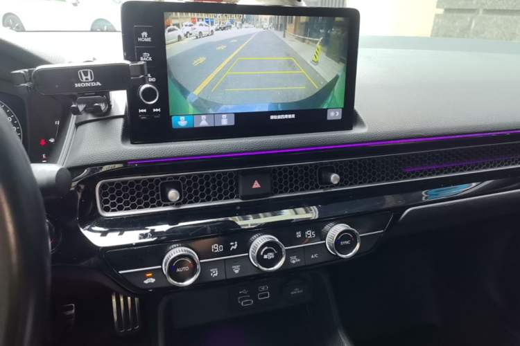 Used Honda Civic 2022 240TURBO CVT Dynamic Edition Audio And AC Panel