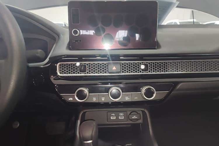 Used Honda Civic 2022 240TURBO CVT Jingcheng Edition Audio And AC Panel