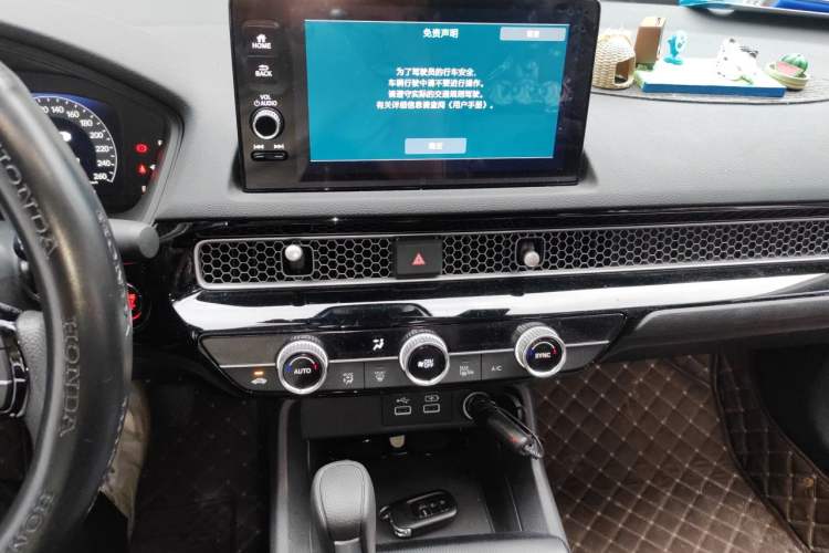 Used Honda Civic 2022 240TURBO CVT Dynamic Edition Audio And AC Panel