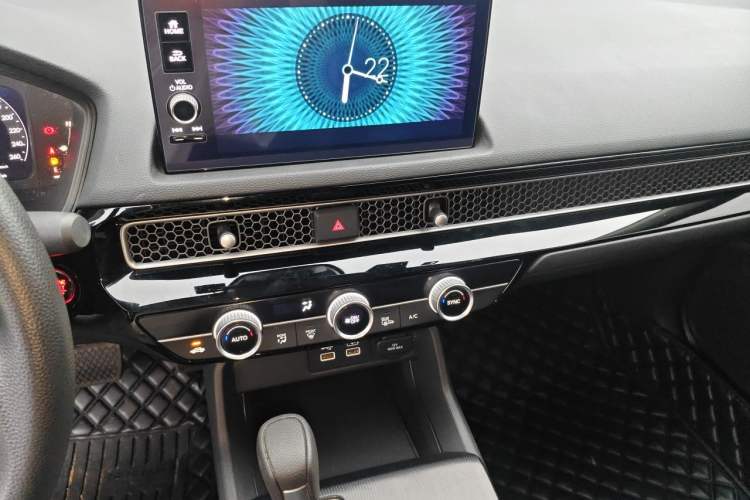 Used Honda Civic 2022 240TURBO CVT Dynamic Edition Audio And AC Panel