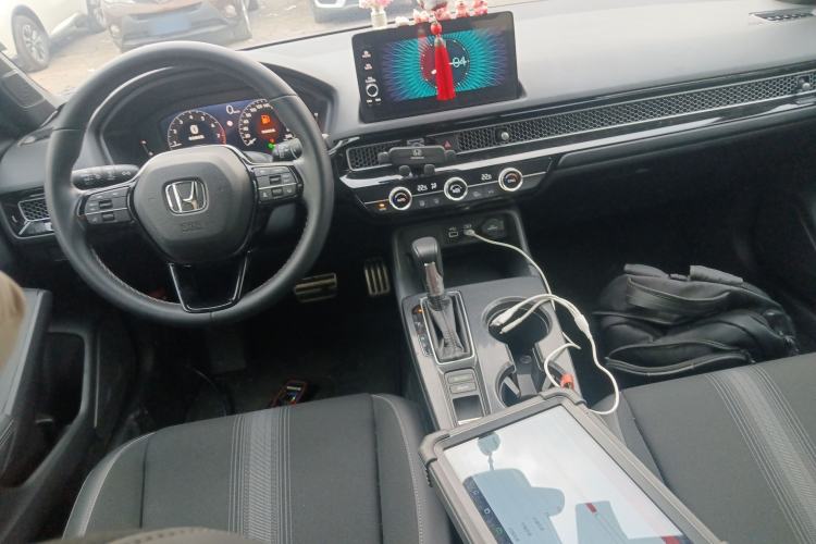 Used Honda Civic 2022 240TURBO CVT Dynamic Edition Center Console