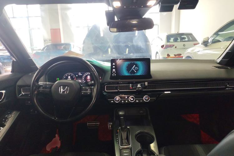 Used Honda Civic 2022 240TURBO CVT Dynamic Edition Center Console