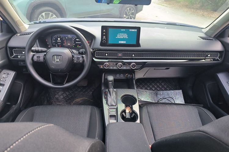 Used Honda Civic 2022 240TURBO CVT Dynamic Edition Center Console