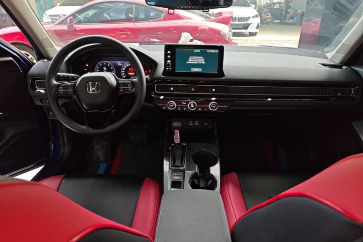 Used Honda Civic 2022 240TURBO CVT Dynamic Edition Center Console