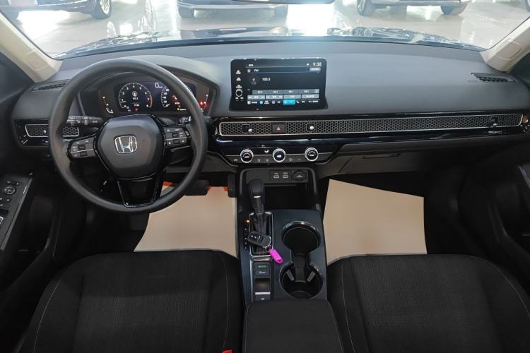 Used Honda Civic 2022 240TURBO CVT Dynamic Edition Center Console