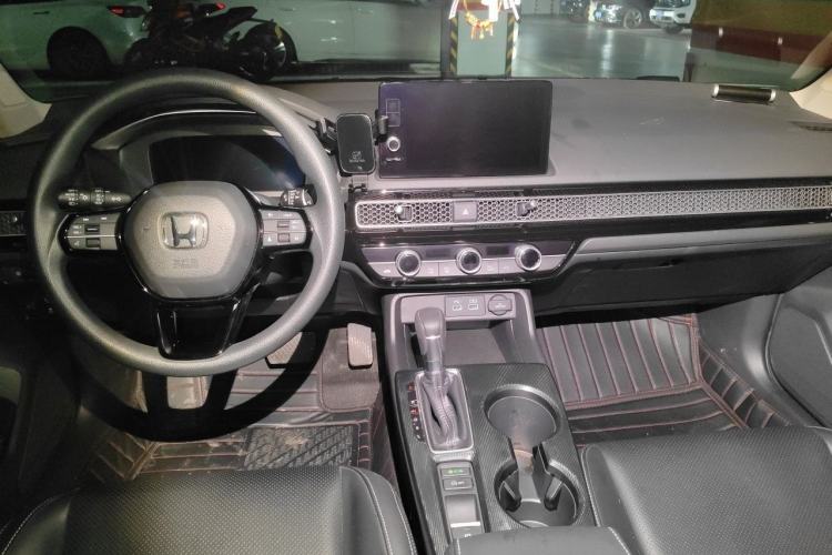 Used Honda Civic 2022 240TURBO CVT Dynamic Edition Center Console