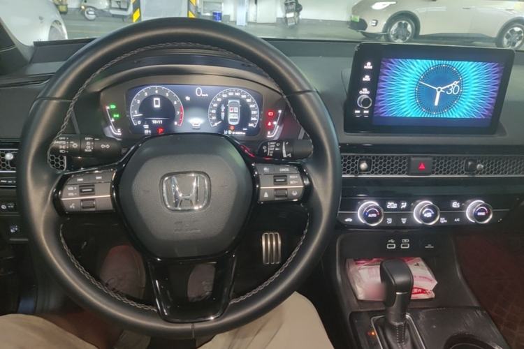 Used Honda Civic 2022 240TURBO CVT Dynamic Edition Center Console