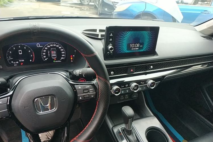 Used Honda Civic 2022 240TURBO CVT Dynamic Edition Center Console