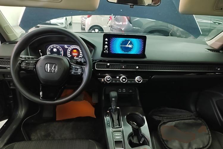 Used Honda Civic 2022 240TURBO CVT Dynamic Edition Center Console