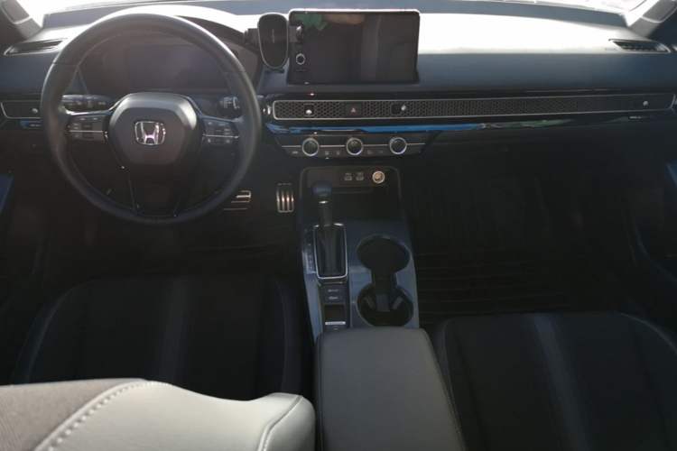 Used Honda Civic 2022 240TURBO CVT Dynamic Edition Center Console