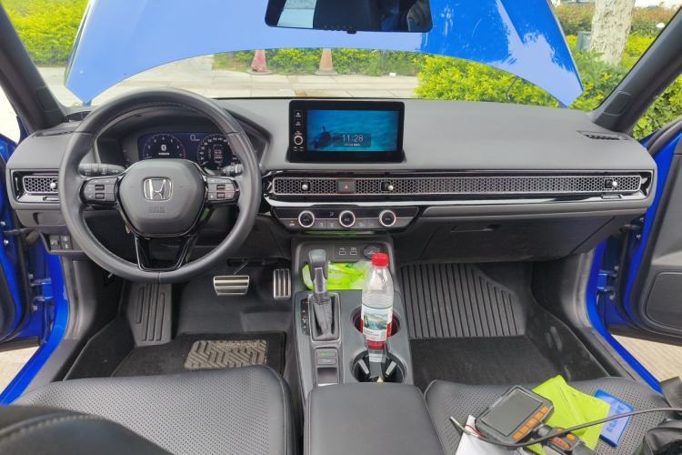 Used Honda Civic 2022 240TURBO CVT Dynamic Edition Center Console