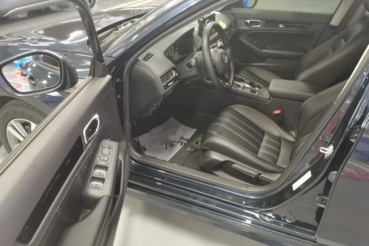 Used Honda Civic 2022 240TURBO CVT Dynamic Edition Driver Seat