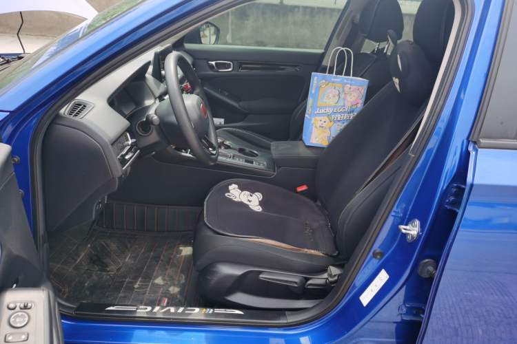 Used Honda Civic 2022 240TURBO CVT Dynamic Edition Driver Seat