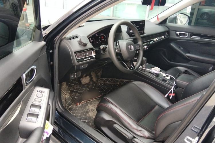 Used Honda Civic 2022 240TURBO CVT Dynamic Edition Driver Seat