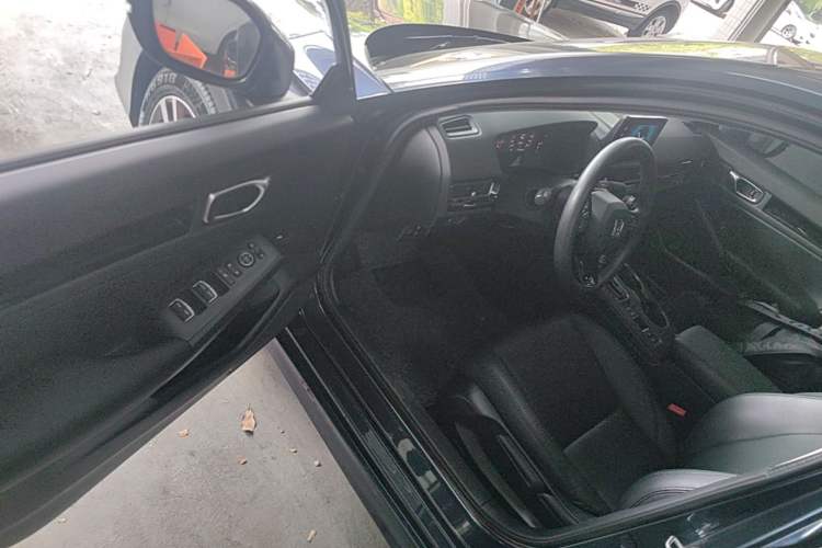 Used Honda Civic 2022 240TURBO CVT Dynamic Edition Driver Seat