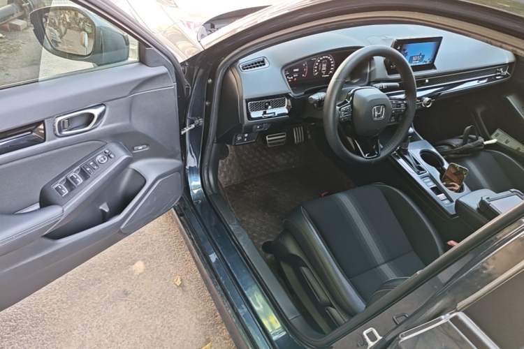 Used Honda Civic 2022 240TURBO CVT Dynamic Edition Driver Seat