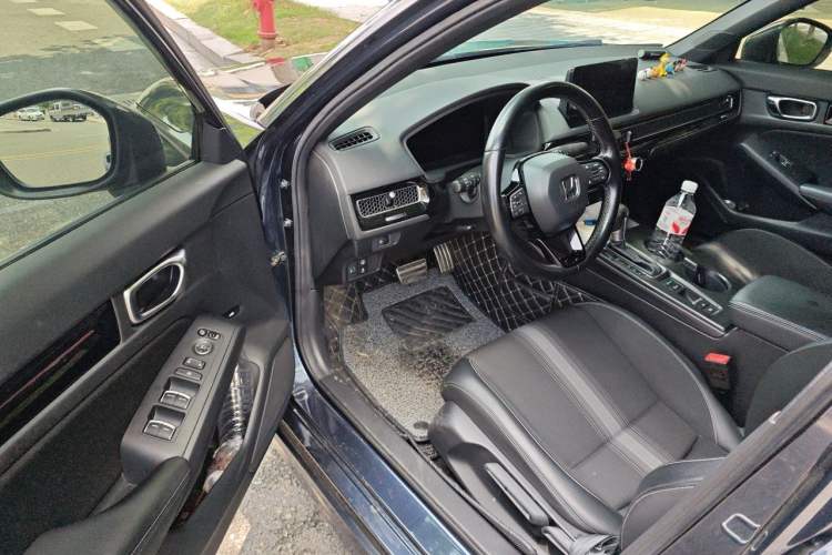 Used Honda Civic 2022 240TURBO CVT Dynamic Edition Driver Seat