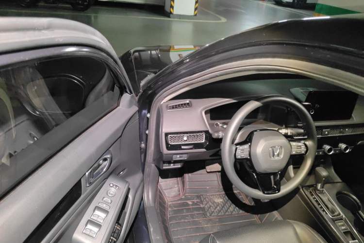 Used Honda Civic 2022 240TURBO CVT Dynamic Edition Driver Seat