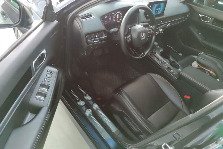 Used Honda Civic 2022 240TURBO CVT Dynamic Edition Driver Seat
