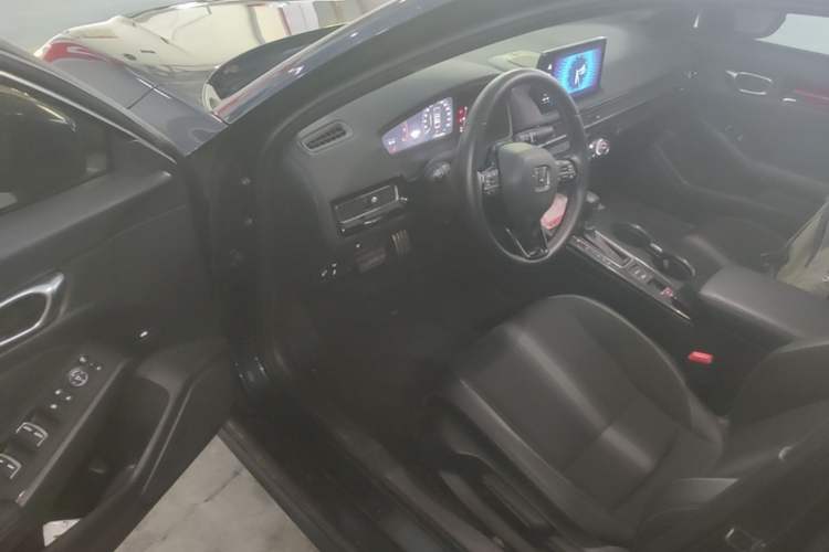 Used Honda Civic 2022 240TURBO CVT Dynamic Edition Driver Seat