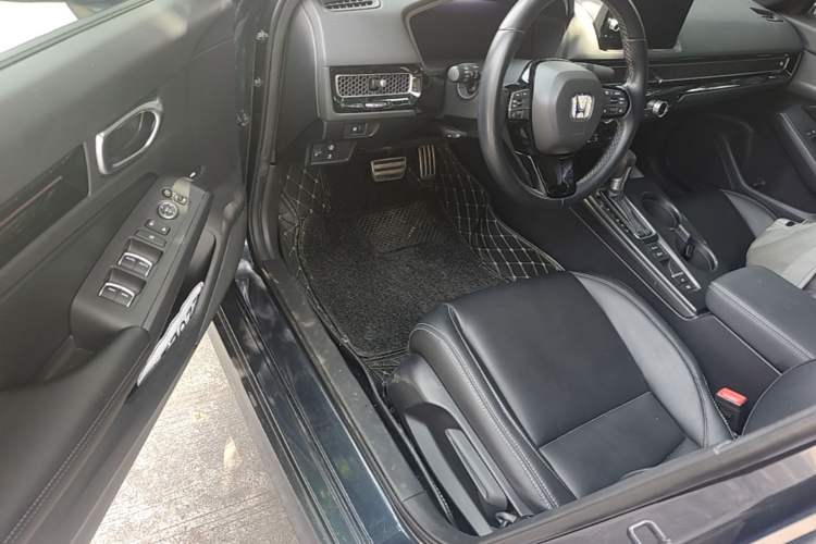 Used Honda Civic 2022 240TURBO CVT Dynamic Edition Driver Seat
