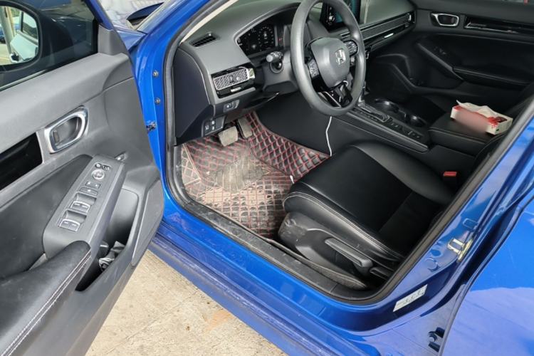 Used Honda Civic 2022 240TURBO CVT Dynamic Edition Driver Seat