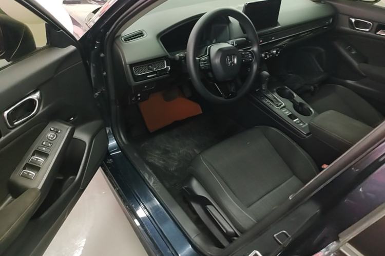 Used Honda Civic 2022 240TURBO CVT Dynamic Edition Driver Seat