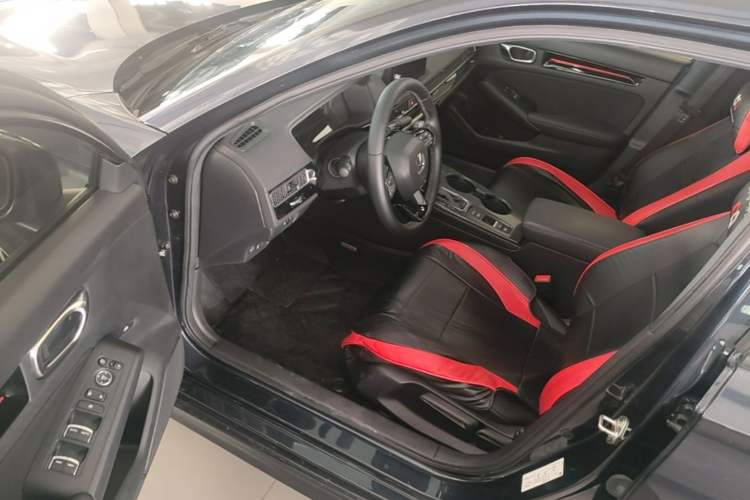 Used Honda Civic 2022 240TURBO CVT Dynamic Edition Driver Seat