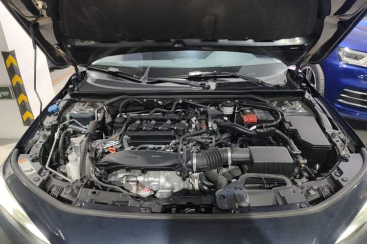Used Honda Civic 2022 240TURBO CVT Dynamic Edition Engine Bay
