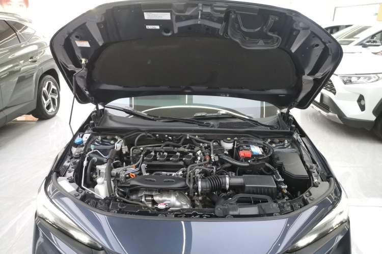 Used Honda Civic 2022 240TURBO CVT Dynamic Edition Engine Bay