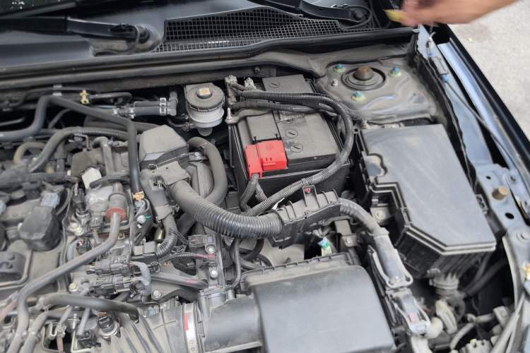 Used Honda Civic 2022 240TURBO CVT Dynamic Edition Engine Bay Left