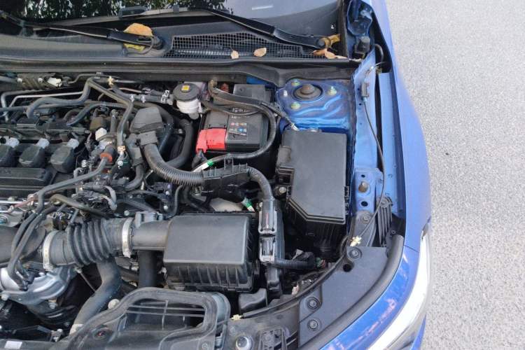 Used Honda Civic 2022 240TURBO CVT Dynamic Edition Engine Bay Left
