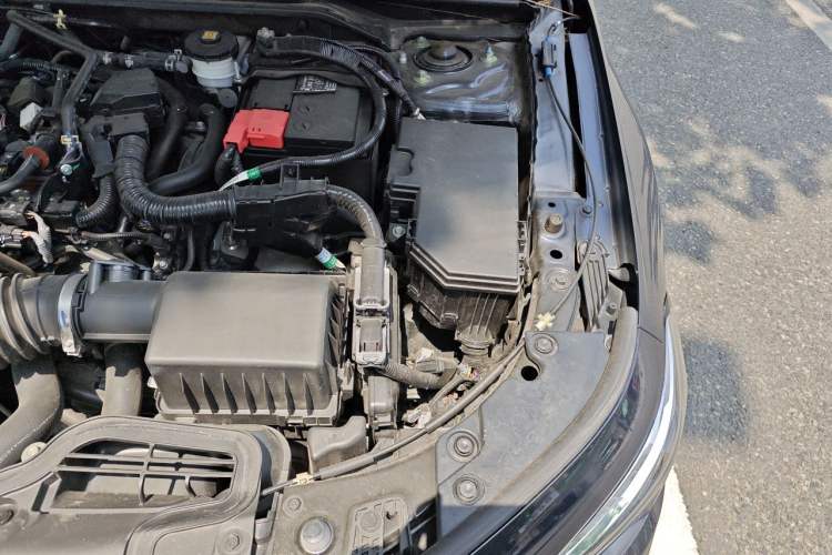 Used Honda Civic 2022 240TURBO CVT Dynamic Edition Engine Bay Left