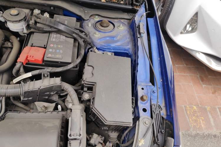 Used Honda Civic 2022 240TURBO CVT Dynamic Edition Engine Bay Left