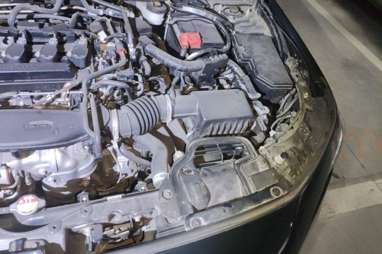 Used Honda Civic 2022 240TURBO CVT Dynamic Edition Engine Bay Left