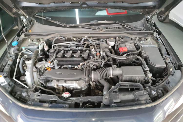 Used Honda Civic 2022 240TURBO CVT Dynamic Edition Engine Bay