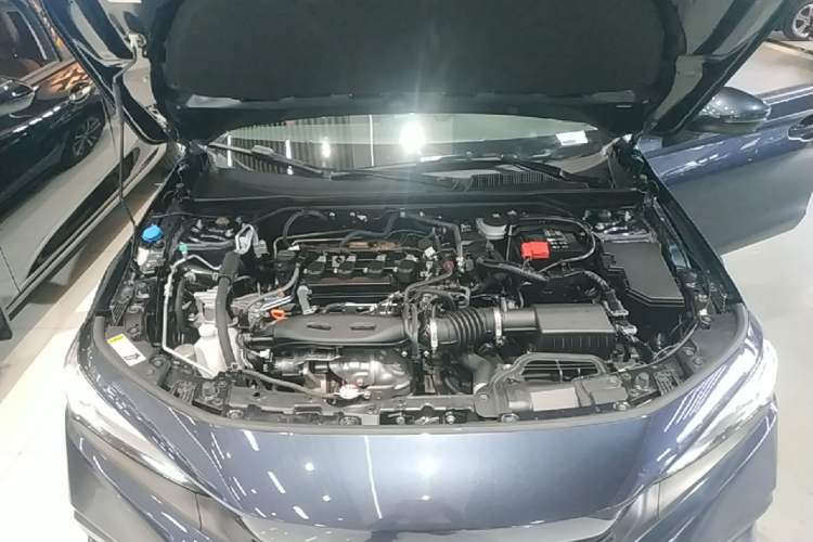 Used Honda Civic 2022 240TURBO CVT Dynamic Edition Engine Bay